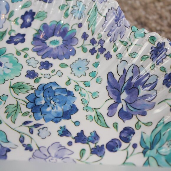 Soho Loft Blue Flower Floral Scalloped Melamine 11" Dinner Plate Set of 4 NWT - Picture 3 of 5